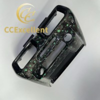 Remplacement pour Ford Mustang S650 2024+ : Garniture de cadre radio en fibre de carbone forgée avec paillettes vertes