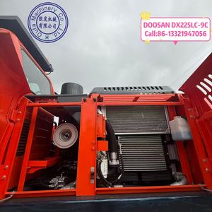 Vente flash : Excavatrice sur chenilles hydraulique d'occasion Doosan DX225/DX225LC/225LC-9C, modèle 2022, avec moteur, boîte de vitesses et pompe Cummins. - Product Image 5