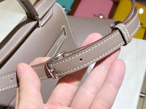 Sac à main en cuir véritable cousu main, sac de luxe en cuir de vachette avec surpiqûres, entièrement en cuir à l'intérieur et à l'extérieur, sac de créateur fait main - Product Image 5