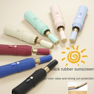 ร่มกันแดดยางสีดำ 10 ซี่โครง แบบอัตโนมัติพับสามตอน ร่มเรียบง่ายสำหรับผู้ชายและผู้หญิง ร่มธุรกิจ พิมพ์โลโก้ ผู้ผลิตขายส่ง - Product Image 1