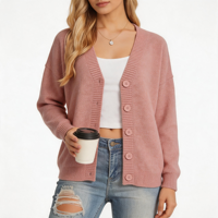 Cardigan en tricot pour femme, col en V, rose poudré uni, tricot doux, boutons de couleur assortie, épaules tombantes, manches longues amples, bordure côtelée