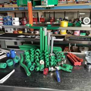 Chất lượng cao <span class=keywords><strong>PPR</strong></span> ống và phụ kiện DN20 pn1.6mpa kalde <span class=keywords><strong>PPR</strong></span> ống ống nước màu xanh lá cây bền hộ gia đình ống nước - Product Image 6