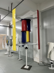 Kit Eólico de Eje Vertical de 5000W para Conexión a Red con PMG de CA Trifásico, Aspas de 3.2m y Cubo para Uso Doméstico FH3.6, Salida de Potencia de 5000W, Genera Energía - Product Image 3