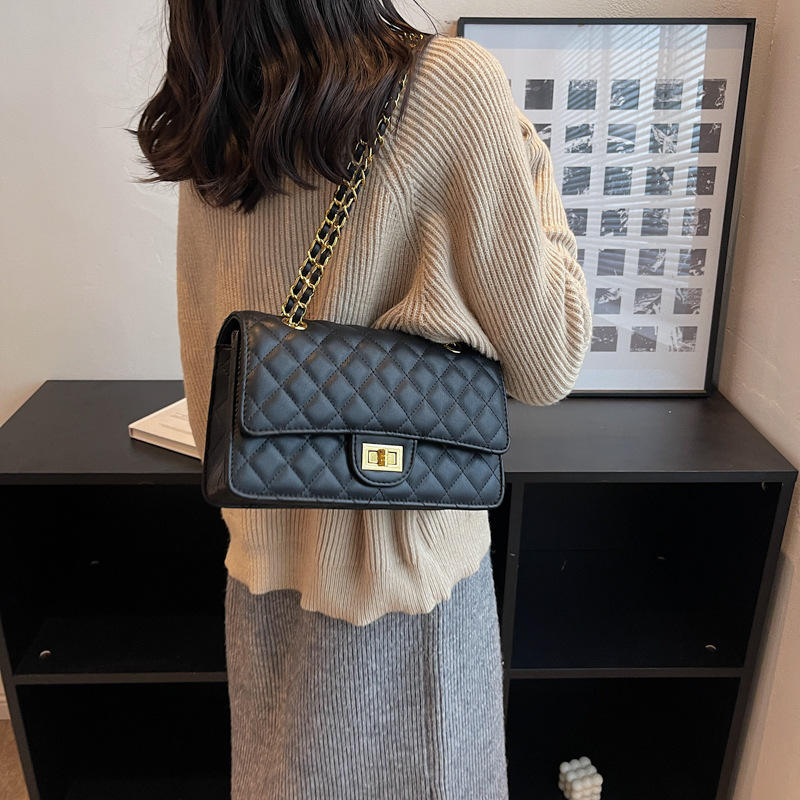 checkerboard pattern black