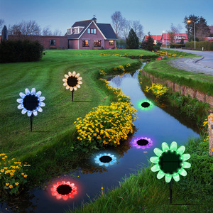 Lumière solaire LED flottante en forme de pétale de tournesol pour piscine, à changement de couleur, avec minuterie, étanche, pour bassin, ruisseau, et lumière décorative à insérer dans le sol pour sources chaudes - Product Image 1
