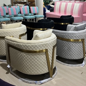 Marco de metal en forma de V Tela de lujo Lisure Sillones Reposabrazos Silla decorativa de terciopelo negro para muebles de sala de estar - Product Image 6