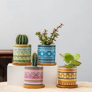 Di alta qualità Colorati Geometrica Del Modello di Ceramica Piccolo Fiore Vasi Per Piante Succulente Con Vassoio di Bambù All'ingrosso