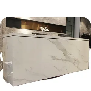 Мебель под заказ, барная стойка из спеченного камня с эффектом белого мрамора