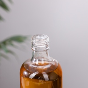 Botella de Vidrio Cuadrada Transparente de 750 ml Personalizada para Brandy, Sake, Ginebra, Tequila, Vodka y Otros Licores - Product Image 6