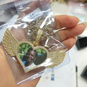 Foto Kustom Kalung Sudut Sayap Batu Pave Gambar Kalung Hati Personalisasi Es Keluar Liontin Kalung