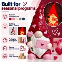 Sculpture de gnome sur le thème de l'affection, aspect artisanal, contours moulés, pour affichage dans les halls d'accueil, usine de développement OEM ODM