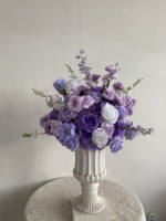 Boule de fleurs blanche et violette de grande taille de haute qualité H-990 pour la décoration des centres de table de mariage