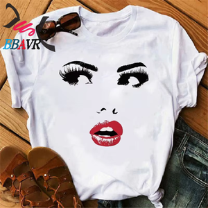 Camiseta de Manga Corta Estampada de Estilo Retro, Informal y a la Moda para Mujer, Venta al Por Mayor de Fábrica, Alta Calidad, Popular en Otoño - Product Image 2