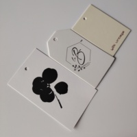 DP32-Instag étiquettes volantes de code QR dégradé vibrant pour vêtements étiquettes scannables de lien bio de médias sociaux personnalisés pour la croissance de la marque