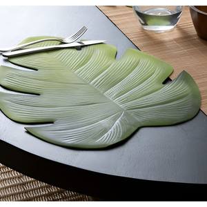 Tovaglietta in poliresina a forma di foglia 47x38 cm verde - Product Image 1