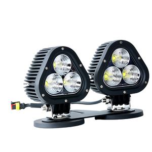 Ventes chaudes 12V 24V 45W Lumière de travail LED à lentille <span class=keywords><strong>triangulaire</strong></span> blanche Lumière antibrouillard pour <span class=keywords><strong>remorque</strong></span> Lumière de conduite Lumière de phare pour camion SUV ATV - Product Image 2
