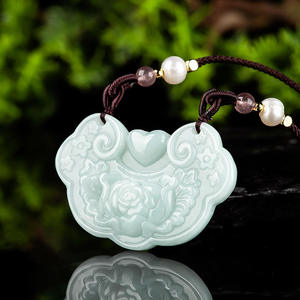 Colgante de Jadeíta Natural de Myanmar con Patrón Auspicioso Ruyi, Diseño Original, Estilo Chino, Regalo con Certificado de Tasación HJ85 - Product Image 2