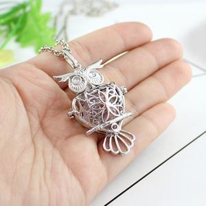 Collar de aromaterapia con colgante de bolas de cristal personalizado para difusor de aceites esenciales y perfume, con cadena, modelo Owl Hollow Locket - Product Image 3