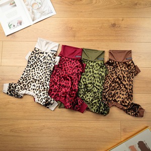 Ropa para Perros de Cuatro Patas Estilo Europeo Americano, Cómoda, de Poliéster, Diseño de Leopardo Decorativo para el Hogar, Otoño e Invierno, Sexy y Clásico - Product Image 1