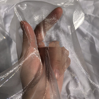 Usine directe diverses couleurs 100% polyester organza tissu transparent et organique caractéristiques pour robe de mariée et décorations