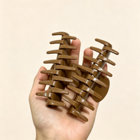 CHUJIAN Pince à Cheveux Premium Faite à la Main en Acétate Marron Uni avec Motif Sculpté, Pince Requin Écologique et Durable à Maintien Fort