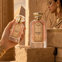 Disponibles en plusieurs formats, flacons de parfum plats réutilisables en verre de 50 ml et 100 ml avec étiquette personnalisée, pulvérisateur et bouchon pour usage cosmétique