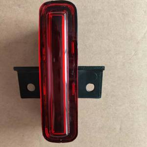 Luz Trasera LED Universal con Lente Roja de 12V para Actualización y Modificación - Product Image 3