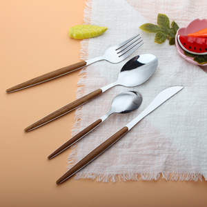 Portugal Réutilisable Or Portugais En Plastique Manche En <span class=keywords><strong>Bois</strong></span> En Acier Inoxydable <span class=keywords><strong>Couverts</strong></span> Argenterie Ensemble En Vrac pour Mariage pour Cadeaux - Product Image 5