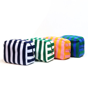 Pochette de maquillage en tissu éponge rayé doux, logo personnalisé, sac de rangement cosmétique de voyage, organiseur de soins de la peau, trousse de toilette - Product Image 6