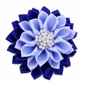 Zeta Amicae il primo ausiliario nazionale 1948 anni blu reale con colori azzurro fiore di raso corpetto spilla spille zeta - Product Image 1