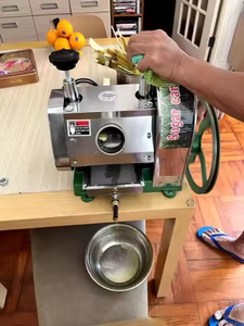 Tabletop Manual Sugarcane <b>Juicer</b> for <b>Extracting</b> Juice From Sugarcane - Product Image 3