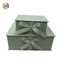 Emballage en carton rigide de luxe personnalisé de haute qualité, boîte cadeau pour robe de mariée en papier pliable magnétique avec fermeture à ruban