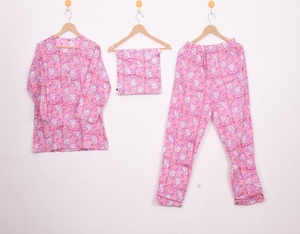Ensembles de pyjama en coton très demandés, style vintage, satiné, longueur genou, boutonnés, imprimés à la main, écologiques, pour l'été et le printemps - Product Image 1