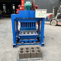 Ligne de production de machines à fabriquer des briques en ciment à économie d'énergie et hautement efficaces 4-35A Machine à fabriquer des briques en béton non cuite