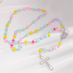 Handgefertigte Bonbonfarbene Gebetsperlen Religiöser Jungfrau-Maria Katholischer Kruzifix-Anhänger Rosenkranz Geschenk für Frauen - Product Image 1
