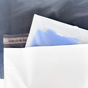 Sacs d'expédition en polyéthylène personnalisés avec logo, pour vêtements, chaussures, traitement de surface imprimé, services de messagerie, gris/argent - Product Image 5