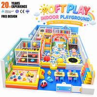 Structure de jeu intérieure personnalisée pour enfants : trampoline, sac de frappe, tunnel, toboggan, équipement d'escalade, avec logo sur mesure
