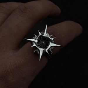 Anillo Clásico de Acero Inoxidable con Calavera de Zombi para Hombre y Mujer, con Incrustaciones de Dientes de Vampiro, Estilo Punk, Ideal para Regalo de Boda o Fiesta - Product Image 3