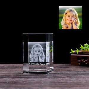 Hadiah Promosi Kristal K9 3D Terukir Laser Foto Kristal Kubus Blok Bingkai Foto untuk Hadiah Ulang Tahun - Product Image 3