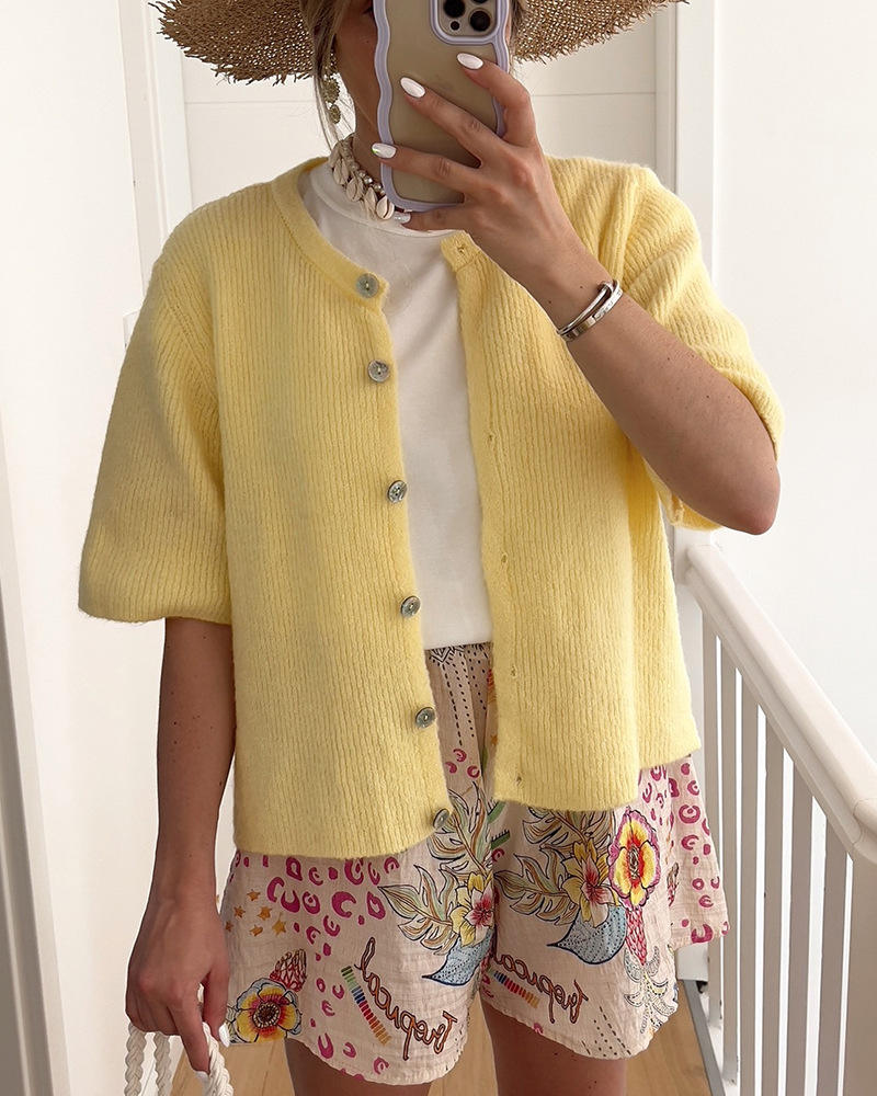 สีเหลือง