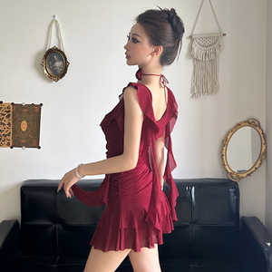 Robe longue rouge style français à col volanté en maille pour femme, bretelles spaghetti, taille froncée, coupe ajustée, légère, pour l'été - Product Image 6