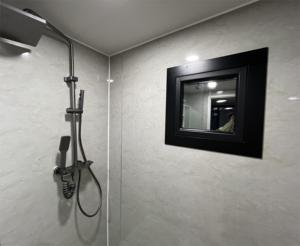 Maison conteneur extensible en acier de 20 et 40 pieds, pliable, préfabriquée, pour hôtels et commerces - Product Image 6