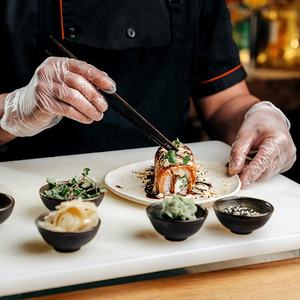 Gants en <span class=keywords><strong>PVC</strong></span> transparent Restaurant Cuisine Cuisson Étanche 100 pcs/boîte Gants en vinyle jetables sans poudre 3mil pour la transformation des aliments - Product Image 3