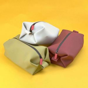 Bolsa de Cosméticos de Silicona Portátil de Moda, Gran Capacidad, Resistente al Agua, con Logotipo Personalizado, Color Caramelo, Organizador de Maquillaje con Cierre - Product Image 6