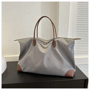 Bolso de playa de nailon Unisex de 16 pulgadas al por mayor, bolso de mano de lujo impermeable para las axilas, bolso de compras con esquina inferior de PU para viajes - Product Image 2