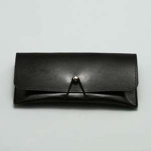 Étui à lunettes souple en cuir PU noir et gris unisexe personnalisé avec logo et cordon - Product Image 2