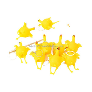 Porte-clés Poulet Amusant Anti-stress 10*6*5cm – Jouet Pendentif Poule Rigolote pour Farces et Cadeaux - Product Image 5