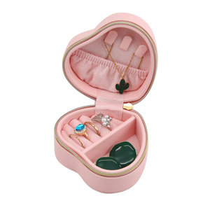 Estuche de Joyería de Cuero PU Simple en Forma de Corazón con Cierre de Cremallera para Guardar Anillos, Aretes y Collares, Ideal para Viajes - Product Image 4