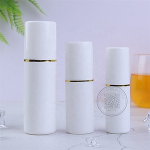 Flacons de pulvérisation avec pulvérisateur de brouillard fin en plastique atomiseur de parfum inviolable lotion cosmétique - Product Image 1