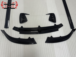 Kit Carrozzeria Stile F per <span class=keywords><strong>Audi</strong></span> <span class=keywords><strong>E</strong></span>-<span class=keywords><strong>TRON</strong></span> <span class=keywords><strong>GT</strong></span>: Labbro Anteriore, Presa d'Aria Anteriore, Minigonne Laterali, Diffusore Posteriore <span class=keywords><strong>e</strong></span> Alettone in Fibra di Carbonio Secca con Design PU per Aggiornamento Paraurti - Product Image 5